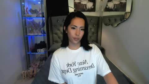 reighnempress online show from April 11, 7:45 am