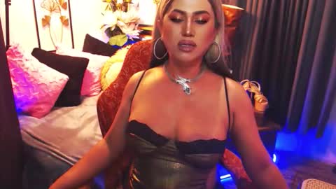 Red Ivy online show from April 19, 8:33 pm