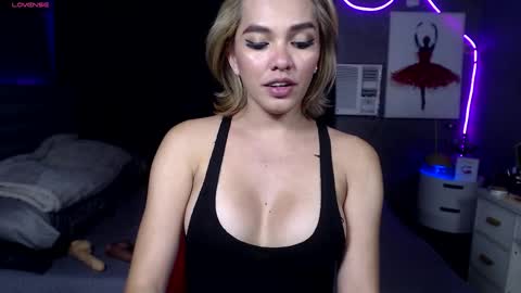 Miss Cassie online show from December 4, 11:36 am