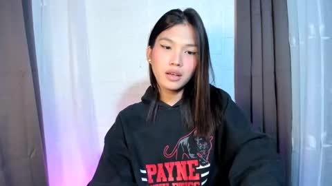 Snapshot of sabrina_maxx chatting on December 4, 12:08 pm Nadine online show from December 4, 12:08 pm