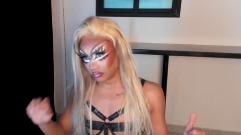 Snapshot of sabrina_rose__ chatting on February 5, 2:51 am Sabrina Rose online show from February 5, 2:51 am