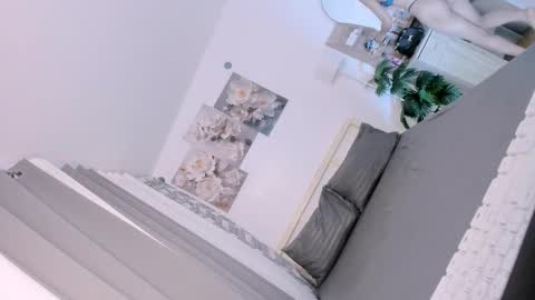 urHOT SABBY online show from February 20, 4:30 am