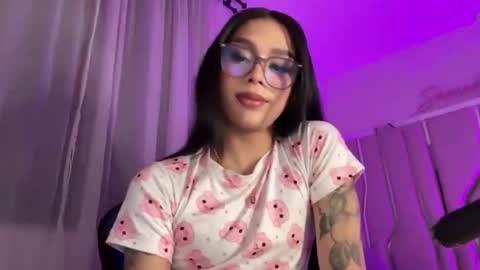 Samantha Bernardo online show from April 19, 5:19 am
