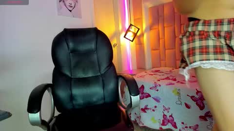 samanthha18 online show from January 15, 4:22 am