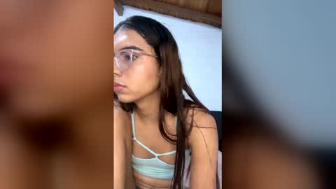 sarasaenz999 online show from April 21, 5:47 am