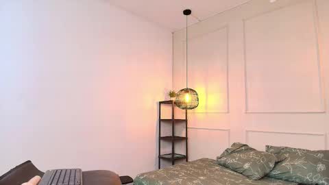 Sashavellor online show from December 18, 4:40 am