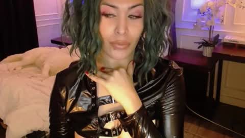 screendoll online show from February 8, 4:25 am