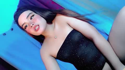 kwen online show from February 18, 5:42 pm