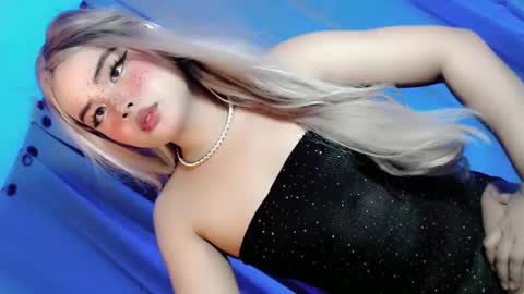 kwen online show from March 10, 6:55 pm