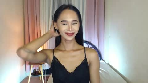 ashly online show from June 25, 1:58 am