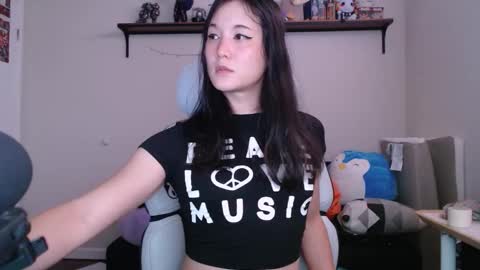 Snapshot of sen_and_sin chatting on October 17, 3:43 am Sen online show from October 17, 3:43 am