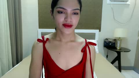 Bella online show from October 1, 9:04 pm