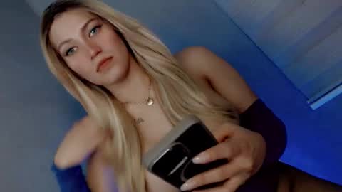 Britney Allen online show from October 12, 10:45 pm