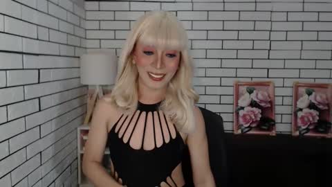 sexy_yllona online show from January 13, 3:25 am