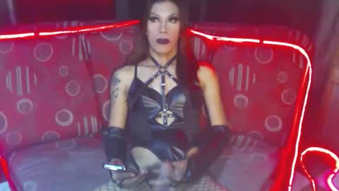 Devine online show from February 23, 1:30 am