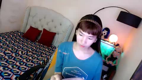 SHANTA FOX  s online show from November 4, 1:27 am