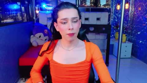 Sharlond online show from May 31, 1:29 pm