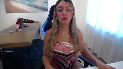 Shellsy H   online show from January 6, 10:46 am