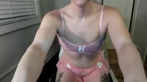 sissysarahjane online show from March 29, 12:00 am