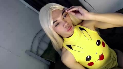 skinnytrans69 online show from March 19, 6:30 pm