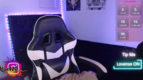 blue online show from November 23, 12:24 am