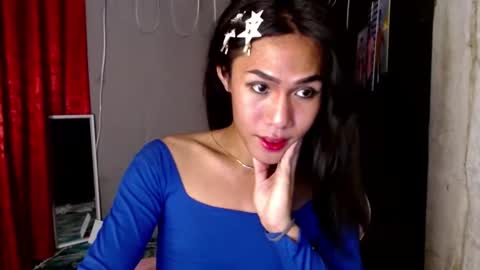 Snapshot of slutqueen_raz chatting on December 3, 1:27 pm Raz online show from December 3, 1:27 pm