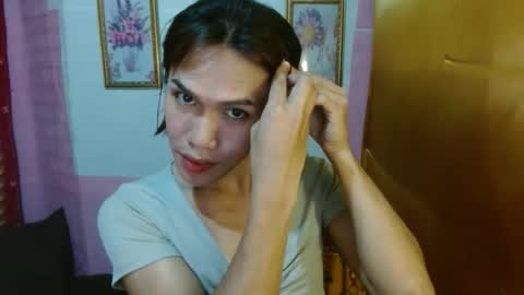 Snapshot of slutqueen_raz chatting on October 11, 8:49 am Raz online show from October 11, 8:49 am