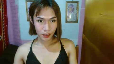 Snapshot of slutqueen_raz chatting on October 13, 1:41 am Raz online show from October 13, 1:41 am
