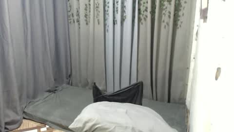 Snapshot of sluttychie chatting on December 3, 11:18 pm CHIE CHIE online show from December 3, 11:18 pm