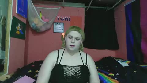 Snapshot of sluttytorismith chatting on February 8, 6:01 am Tori Smith online show from February 8, 6:01 am