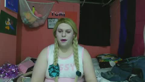 Snapshot of sluttytorismith chatting on February 10, 4:30 am Tori Smith online show from February 10, 4:30 am