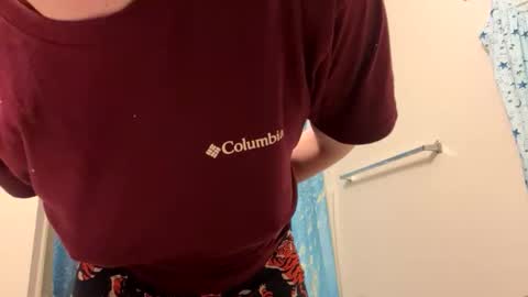 smalltshbigtits online show from March 20, 10:05 am