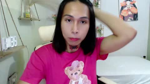 snow_2000 online show from February 13, 5:36 am