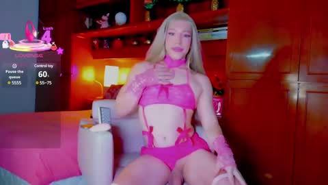 Snapshot of sofiiboniita_ chatting on March 6, 12:26 am Sofa bonita online show from March 6, 12:26 am