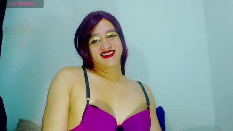 sophiehillsxo online show from May 11, 7:14 am