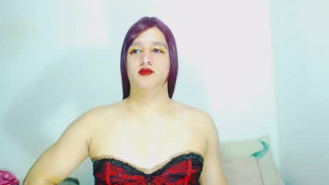 sophiehillsxo online show from May 18, 5:46 am