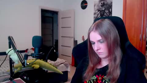 Snapshot of stella_and_carol chatting on February 24, 5:20 pm Diana online show from February 24, 5:20 pm