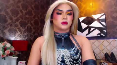 CALL ME STELLA online show from February 21, 9:34 am