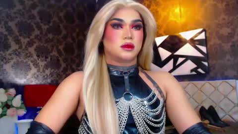 CALL ME STELLA online show from February 25, 9:31 am