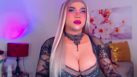 CALL ME STELLA online show from October 13, 6:08 pm