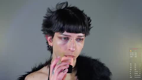 Angel  online show from December 4, 9:46 am