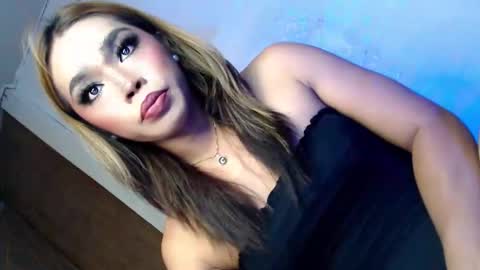 sultry_sirenxx online show from May 31, 4:25 pm