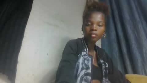 surbelle online show from April 15, 7:58 pm