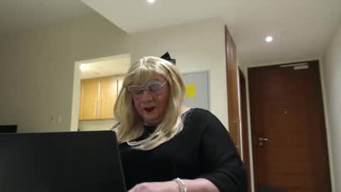 My name is Sissy or more fully Suzanna Aprilia Maria Mariquita Catarina Chinita Banci. Soy una puta - que chimba ladybug online show from April 24, 4:21 pm