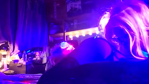 Snapshot of sweat_as_candy chatting on September 29, 10:31 pm Johnny Cum Lover online show from September 29, 10:31 pm