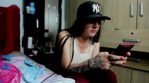 sweet__suck69bitch online show from September 15, 11:53 pm