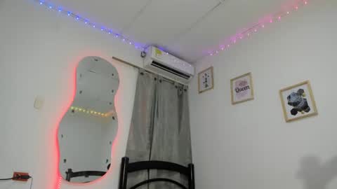 sweet_angelicaxxx online show from November 2, 4:32 am