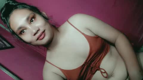 Snapshot of sweet_lover5 chatting on December 26, 4:25 pm SWEET LOVE online show from December 26, 4:25 pm