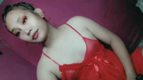 Snapshot of sweet_lover5 chatting on February 17, 10:29 am SWEET LOVE online show from February 17, 10:29 am