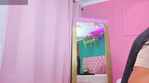 Yeileen online show from April 1, 1:07 am